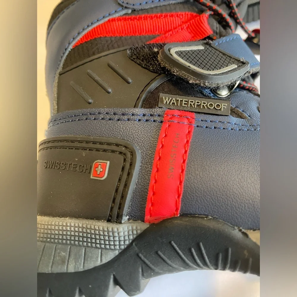 3M Thinsulate Kids Blue and Red Winter Boots